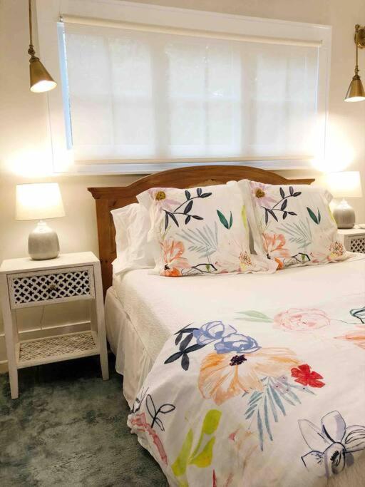 צ'רלסטון Liz Lane Cottage- Entire Guesthouse מראה חיצוני תמונה